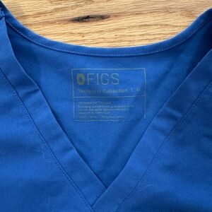 Figs Blue V-Neck Scrub Top